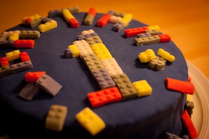 Lego-Torte - Dekoriert mit Lego-Steinen aus Fondant