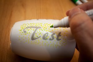 Porzellan beplotten - Test Porcelain Pen easy un Schablonierfolie