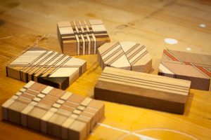 Haarspange aus Holz selbst gebastelt